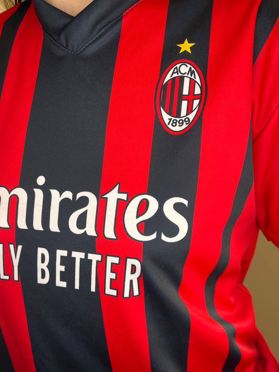T-shirt AC Milan casa collo a V