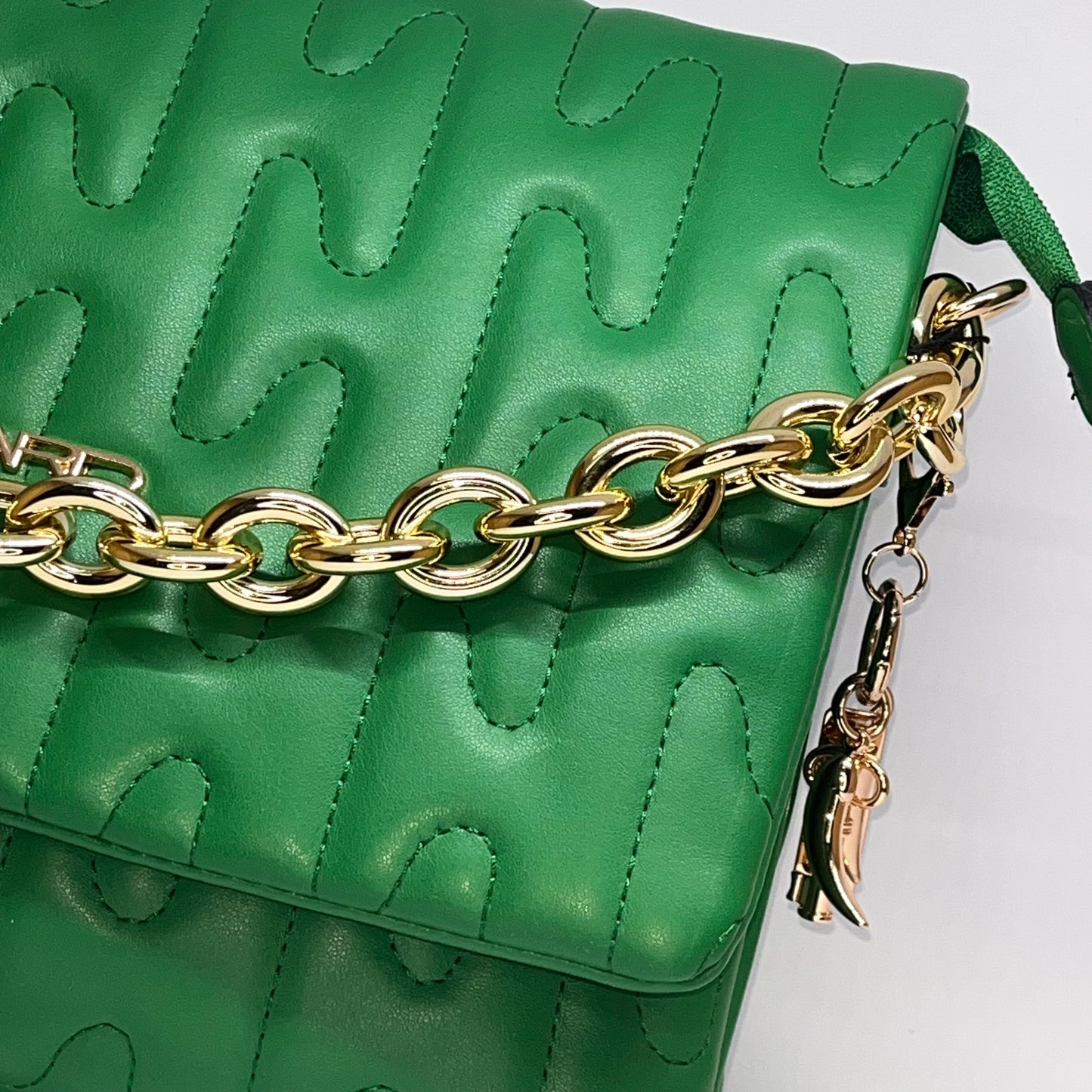 Borsa Phard verde con catena